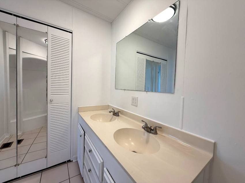 24 Date Ave a Bradenton, FL Mobile or Manufactured Home for Sale